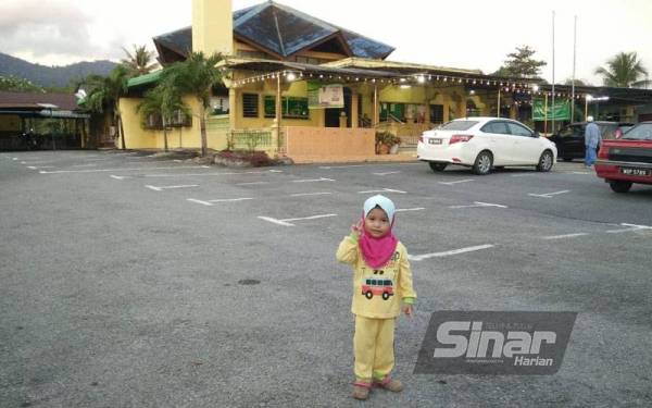 Gambar masjid lama yang dibina pada 1972 sebelum dinaik taraf.
