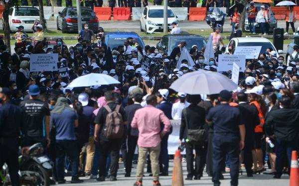 Suasana pada Perhimpunan Untuk Kebebasan Badan Kehakiman di Padang Merbok, Kuala Lumpur pada Jumaat.