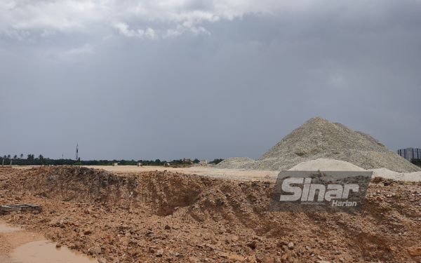 Tapak pembinaan RSKU di Kampung Jaya Sepakat.