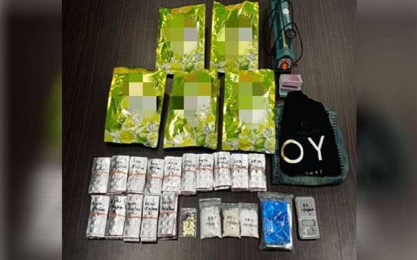 Pelbagai jenis dadah yang dirampas.