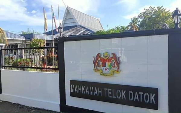 Tindakan seorang pengurus kilang tidak membayar parkir mengundang padah apabila dia didakwa di Mahkamah Majistret Telok Datuk pada Rabu.