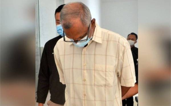 Suranderan mengaku tidak bersalah di Mahkamah Sesyen Shah Alam pada Khamis atas 12 pertuduhan terlibat dalam pengubahan wang haram hampir RM1.7 juta. - Foto Bernama