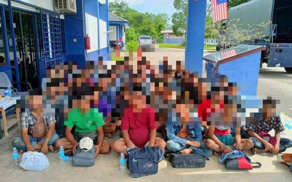 Cubaan 51 PATI bersembunyi di dalam semak di Kampung Sapi, Jeram Perdah, Pasir Mas gagal selepas dicekup oleh Batalion 8 PGA Pengkalan Chepa pada Jumaat.