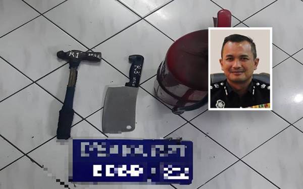 Antara barang yang dirampas daripada suspek melibatkan kes pergaduhan akibat berebut lot parkir kereta di hadapan sebuah kedai di Damansara Utama di sini pada Sabtu. Gambar kecil: Mohamad Fakhrudin