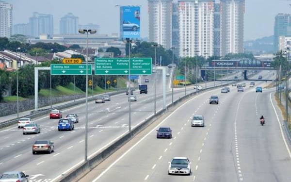 Hentian sebelah Hicom dari arah timur dan barat di Lebuhraya Shah Alam akan ditutup sementara untuk penambahbaikan. - Foto fail Bernama