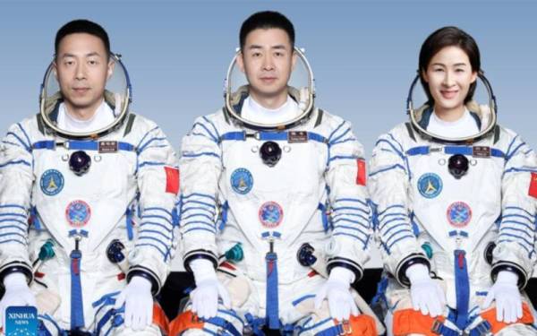 Tiga angkasawan Shenzhou-14, - Foto Xinhua