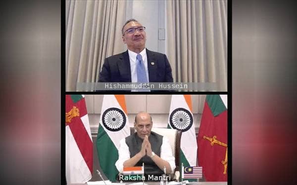 Hishammuddin dan Rajnath Singh telah mengadakan persidangan secara maya pada Isnin. Foto Facebook Hishammuddin Hussein