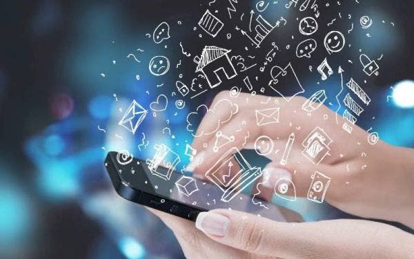 Digi dan Celcom merupakan pengendali perkhidmatan mudah alih kedua dan ketiga terbesar pada masa ini, dan penggabungan ini akan menghasilkan pengendali perkhidmatan mudah alih yang terbesar di Malaysia. - Foto 123rf