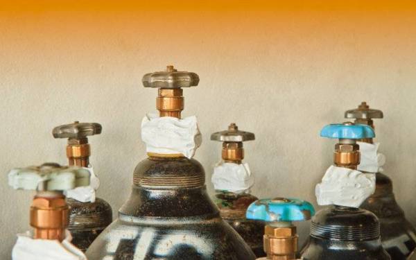 Sri Lanka telah meminta bantuan Qatar untuk menyalurkan bekalan bahan api semasa negara itu terus menghadapi kesukaran di tengah-tengah krisis pertukaran asing. - Foto 123rf