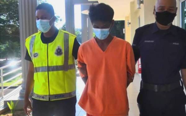 Tertuduh dibawa ke Mahkamah Sesyen Pasir Mas pada Rabu.