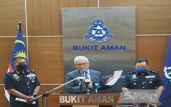 Hamzah ketika sidang media di Bukit Aman pada Khamis.