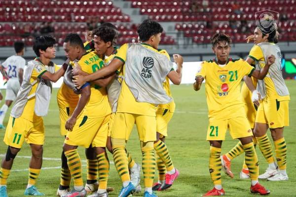 Pemain KDA FC meraikan kejayaan menewaskan Visakha FC 5-1 pada aksi akhir Kumpulan G Piala AFC 2022 di Bali, Indonesia pada Khamis. - Foto KDA FC