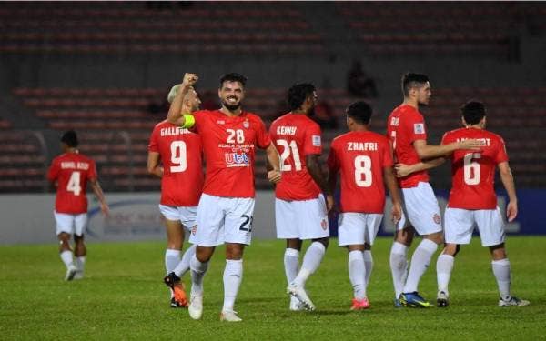 Pemain Kuala Lumpur City FC, Paulo Josue meraikan kejayaannya selepas menjaringkan gol ketika menentang pasukan Tampines Rovers pada saingan kumpulan H Piala AFC di Stadium Kuala Lumpur pada Khamis. - Foto Bernama