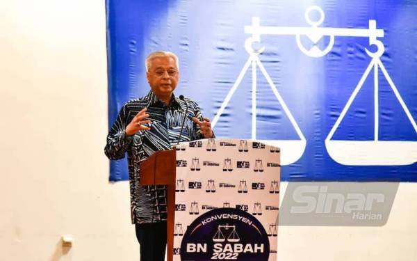 Ismail Sabri ketika berucap pada Majlis Makan Malam sempena Konvensyen BN Sabah di Bangunan UMNO di Kota Kinabalu pada Jumaat.