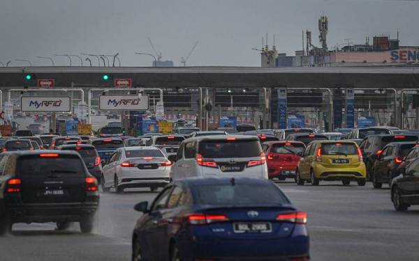 PLUS menjangkakan kira-kira 1.9 juta kenderaan akan berada di lebuh raya semasa cuti perayaan Aidiladha bermula 7 hingga 12 Julai. - Foto Bernama