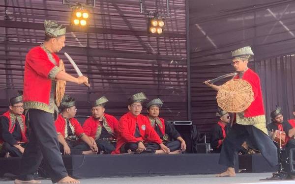 13 orang ahli PSSSM mempersembahkan Silat Malaysia sempena Beyoglu International Culinary Festival pada 15 Jun sehingga 19 Jun lalu di Bumi Turkiye.