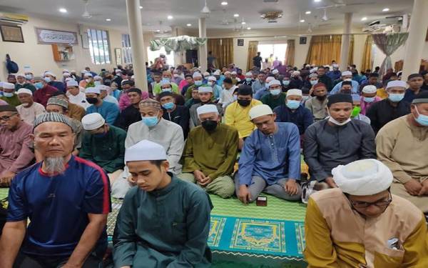 Jemaah Masjid Lama Muadzam Shah gembira selepas dibenarkan mendirikan solat Jumaat pada 9 Jun lalu.