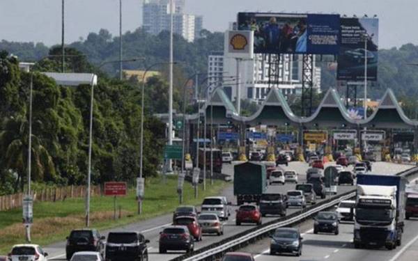 Aliran trafik di semua lebuh raya utama bergerak lancar pagi ini (Isnin). - Foto Bernama