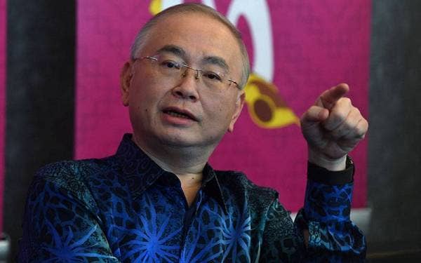 Menteri Pengangkutan Datuk Seri Ir Dr Wee Ka Siong ketika sidang media pada Majlis Pelancaran dan Penjenamaan Semula Batik Air dan Pesawat Terbaru Boeing 737-8 hari ini. - Foto Bernama