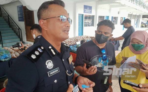 Mohamad Fakhrudin dalam sidang media di Ibu Pejabat Polis Daerah(IPD) Petaling Jaya di sini pada Isnin.