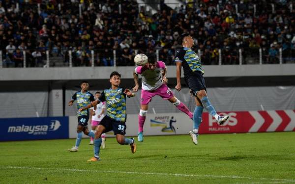 Perlawanan Liga Super 2022 Penang FC menentang JDT di Stadium Bandaraya malam ini.
Keputusan semasa Pulau Pinang 0-1 JDT. - Foto Bernama