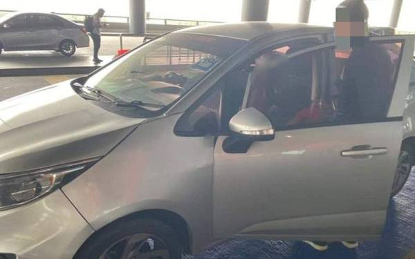 JPJ menyita Proton Persona yang dipercayai digunakan bagi menawarkan perkhidmatan kereta sewa tidak berlesen.