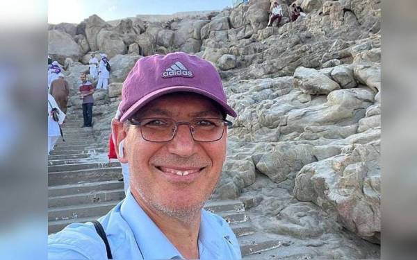 Gil Tamary memuatnaik gambarnya di Twitter sebagai bukti dia berjaya menyeludup masuk ke Makkah. - Foto Agensi