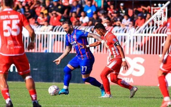 PENDAHULU Liga Premier, Kelantan FC gagal memanfaatkan peluang bermain di laman sendiri apabila sekadar seri 1-1 menentang Johor Darul Ta'zim (JDT). Foto Facebook/JOHOR Southern Tigers