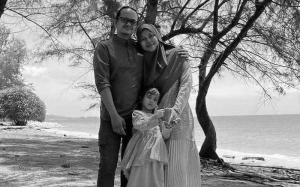 Siti Aishah bersama suaminya, Ahmad Khomainin dan anak perempuan mereka, Zara Hana maut dalam nahas Gerik pada Sabtu.