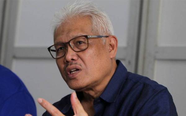 Hamzah bercakap ketika sidang akhbar majlis penutup Program Kita Demi Negara di Dewan Astaka, Batu Kurau pada Ahad. - Foto Bernama