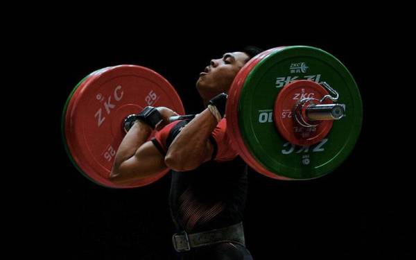 Muhammad Aznil antara sandaran skuad angkat berat meraih pingat pada Sukan Komanwel Birmingham 2022.