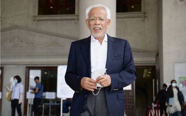Shahrir didakwa melibatkan diri dalam pengubahan wang haram dengan cara tidak melaporkan pendapatan sebenar dalam borang cukai pendapatan yang bertentangan Seksyen 113 (1) (a) Akta Cukai Pendapatan 1967. - Foto Bernama