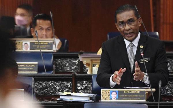 Menteri Tenaga dan Sumber Asli, yang juga Ahli Parlimen Kota Bharu Datuk Seri Takiyuddin Hassan. - Foto Bernama