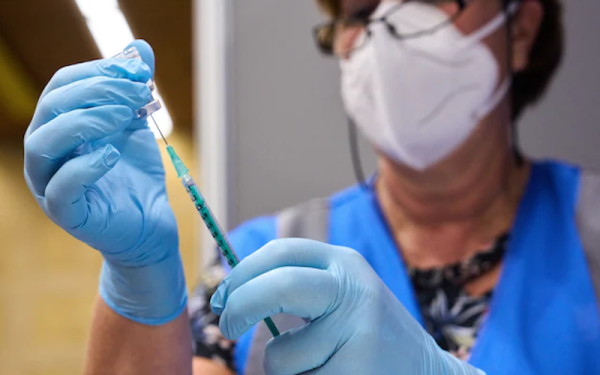 Kebanyakan negara menggunakan vaksin cacar untuk merawat jangkitan cacar monyet.