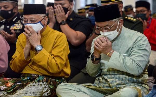 Yang di-Pertuan Agong Al-Sultan Abdullah Ri’ayatuddin Al-Mustafa Billah Shah berkenan berangkat ke Masjid Khalid Al-Walid untuk menunaikan solat Jumaat serta mendengar khutbah pada Jumaat. - Foto Bernama