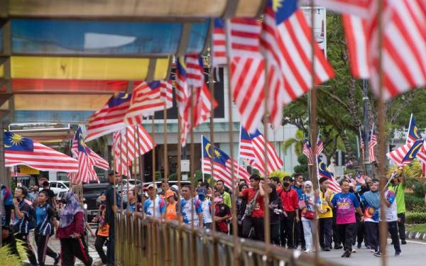 Pelancaran Bulan Kebangsaan dan Kibar Jalur Gemilang 2022 Peringkat Wilayah Persekutuan Labuan. - Foto Bernama