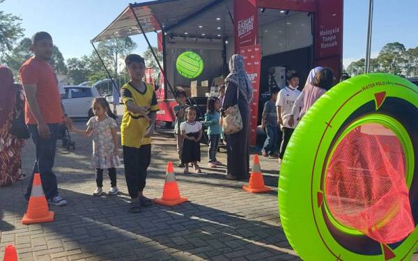 Antara permainan yang disediakan oleh Sinar Rovers ialah seperti memanah, polo air, sepak bola ke dalam lubang dan bola keranjang.