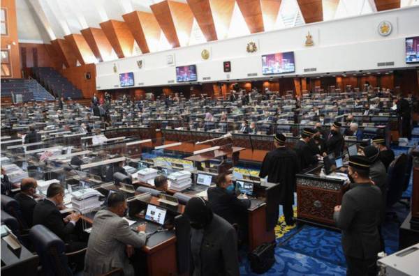 Persidangan pada Isnin juga akan menyaksikan sambungan perbahasan RUU bacaan kali kedua antaranya RUU Kawalan Produk Tembakau dan Merokok 2022. - Foto Bernama