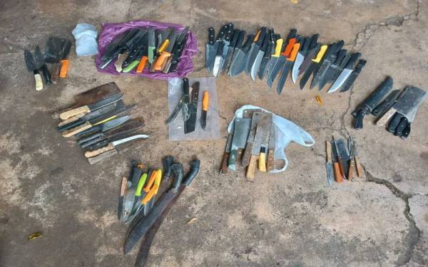 Pisau yang diterima untuk diasah pada Selasa.