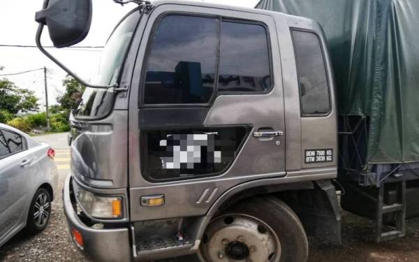 Lori yang mempunyai tangki simpanan diesel disita oleh KPDNHEP.