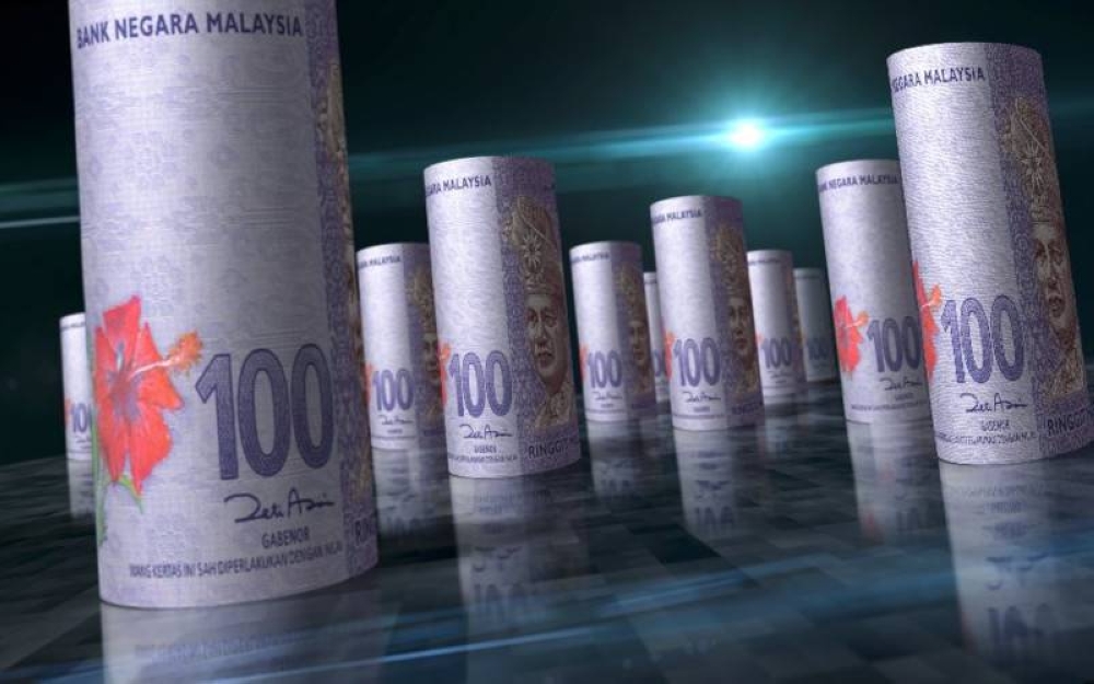 Ringgit dibuka lebih tinggi sedikit berbanding dolar AS pagi ini selepas nilai dolar AS menjadi lemah berikutan peningkatan ketegangan antara AS dan China. - Foto 123RF