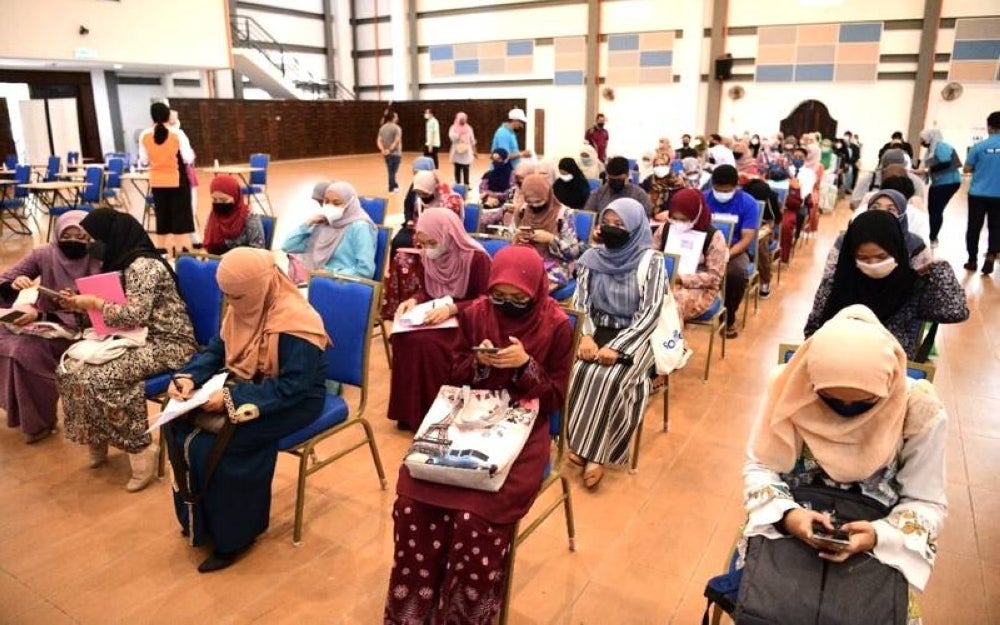 Pelajar lulusan SPM mendaftar untuk mengikut Program Asasi Sains UMK.