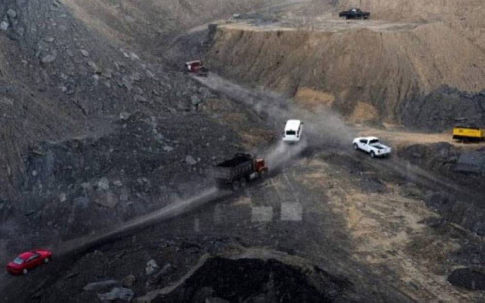 Sekurang-kurangnya sembilan pelombong dikhuatiri terperangkap selepas lombong arang batu di Coahuila, utara Mexico runtuh. - Foto fail AFP