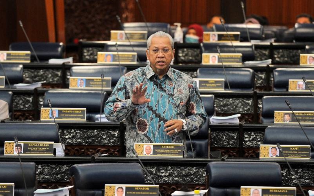 Annuar ketika menjawab soalan pada Mesyuarat Kedua Penggal Kelima Parlimen ke-14 bagi Dewan Rakyat di Bangunan Parlimen hari ini.
- Foto Bernama