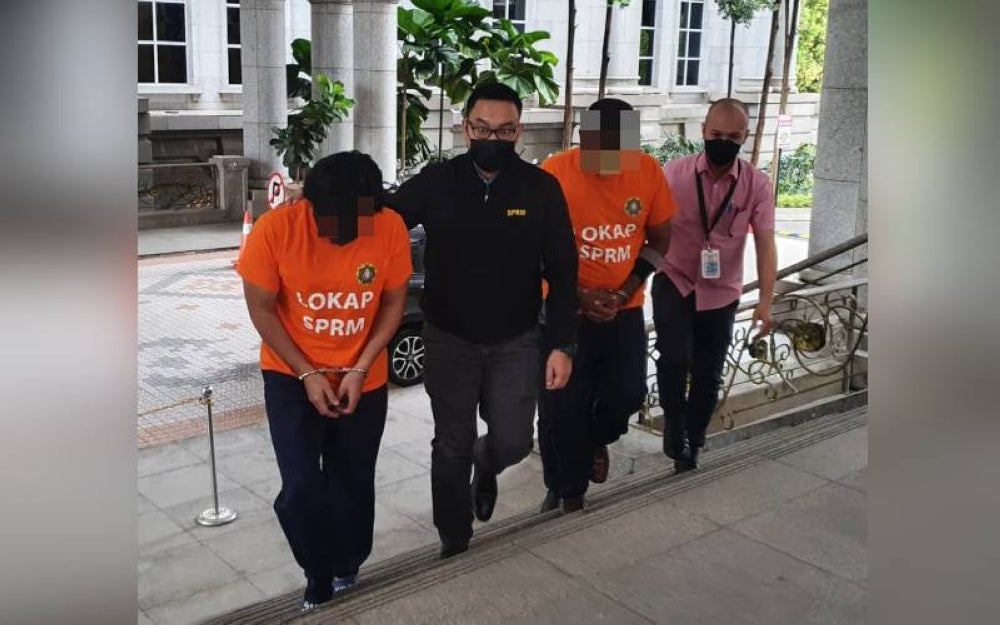 Pemilik syarikat dan ahli perniagaan antara dua individu direman bagi membantu siasatan kes rasuah bagi mendapatkan kuota pekerja asing di negara ini pada Khamis.