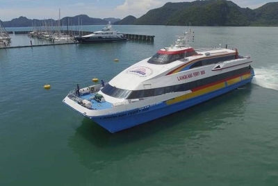 Konsortium Ferry Line Ventures Sdn Bhd mengumumkan kenaikan kadar tambang baharu bagi laluan feri Langkawi ke Kuala Perlis dan Kuala Kedah berkuatkuasa mulai Jumaat. Foto: Ihsan Facebook Langkawi Ferry Line