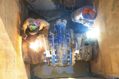 Operator air bertanggungjawab untuk melaksanakan penambahbaikan dan penyenggaraan secara berjadual bagi memastikan sistem pengagihan bekalan air sentiasa berfungsi dengan baik.