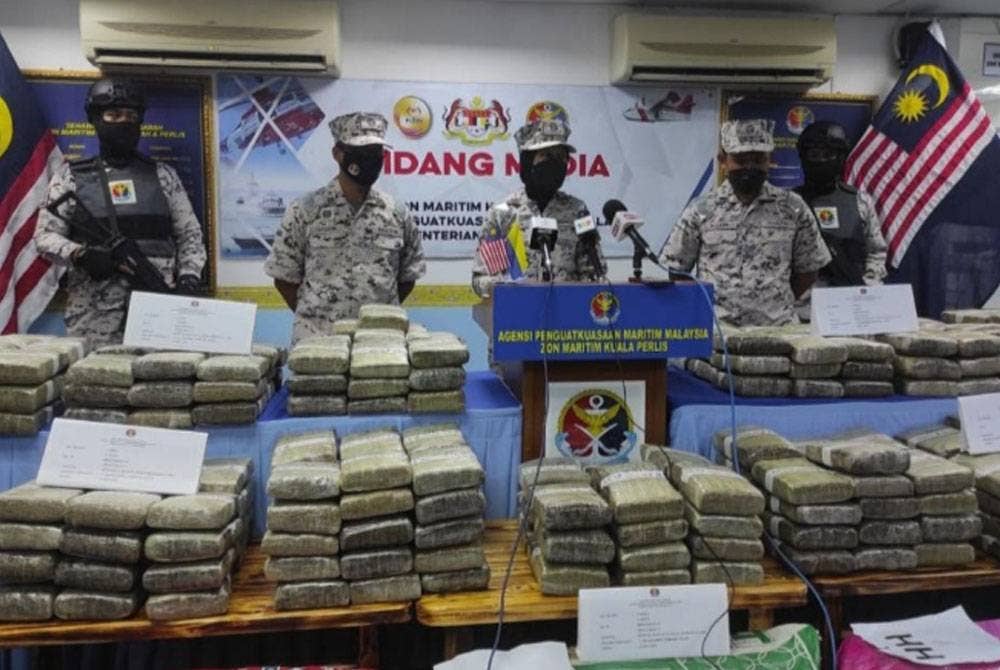 Antara dadah yang berjaya dirampas menerusi serbuan dijalankan Maritim Malaysia baru-baru ini.