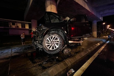 Pacuan empat roda yang terputus dua selepas terbabit dalam nahas di Jalan Lintas-Lido, Kota Kinabalu.