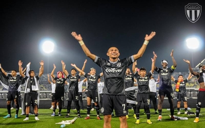 Pemain Terengganu FC meraikan kejayaan mara ke final Piala FA setelah menewaskan Selangor FC, 4-2 menerusi penentuan sepakan penalti pada Sabtu. - Foto FB Terengganu FC